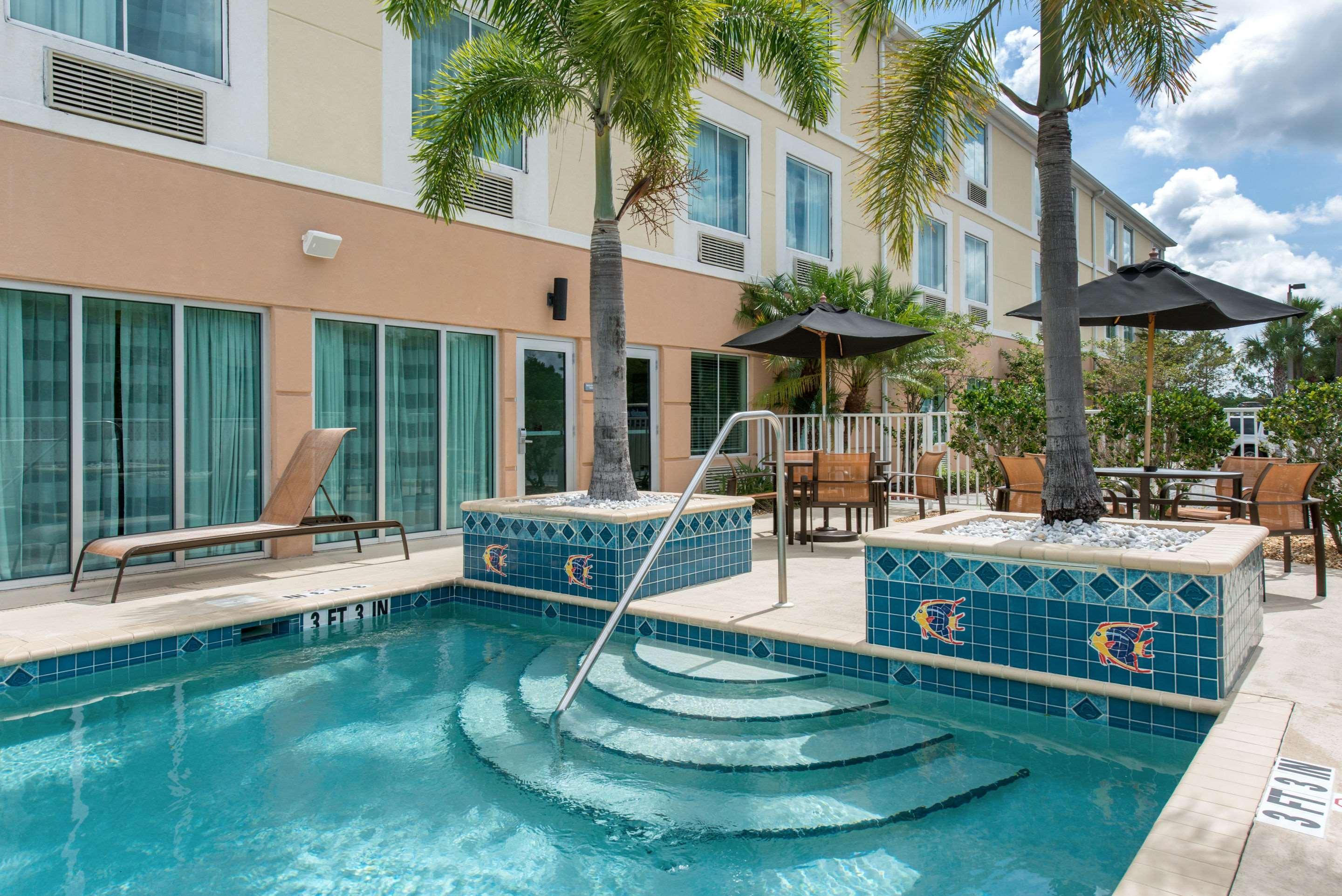 Sleep Inn & Suites Port Charlotte-Punta Gorda Exterior photo